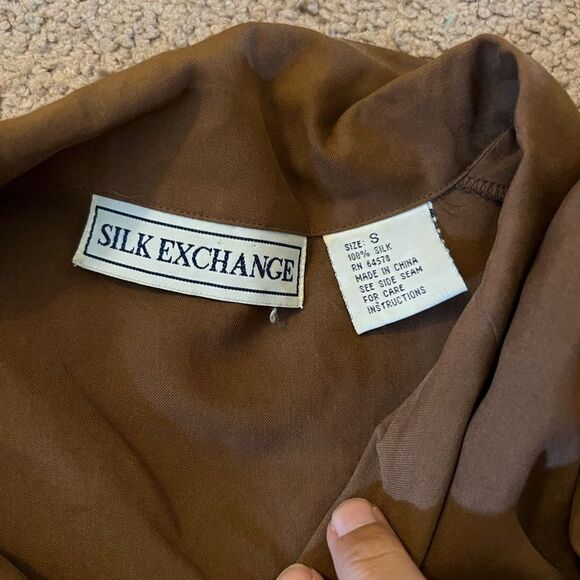 Silk exchange small brown blouse - Picture 5 of 6
